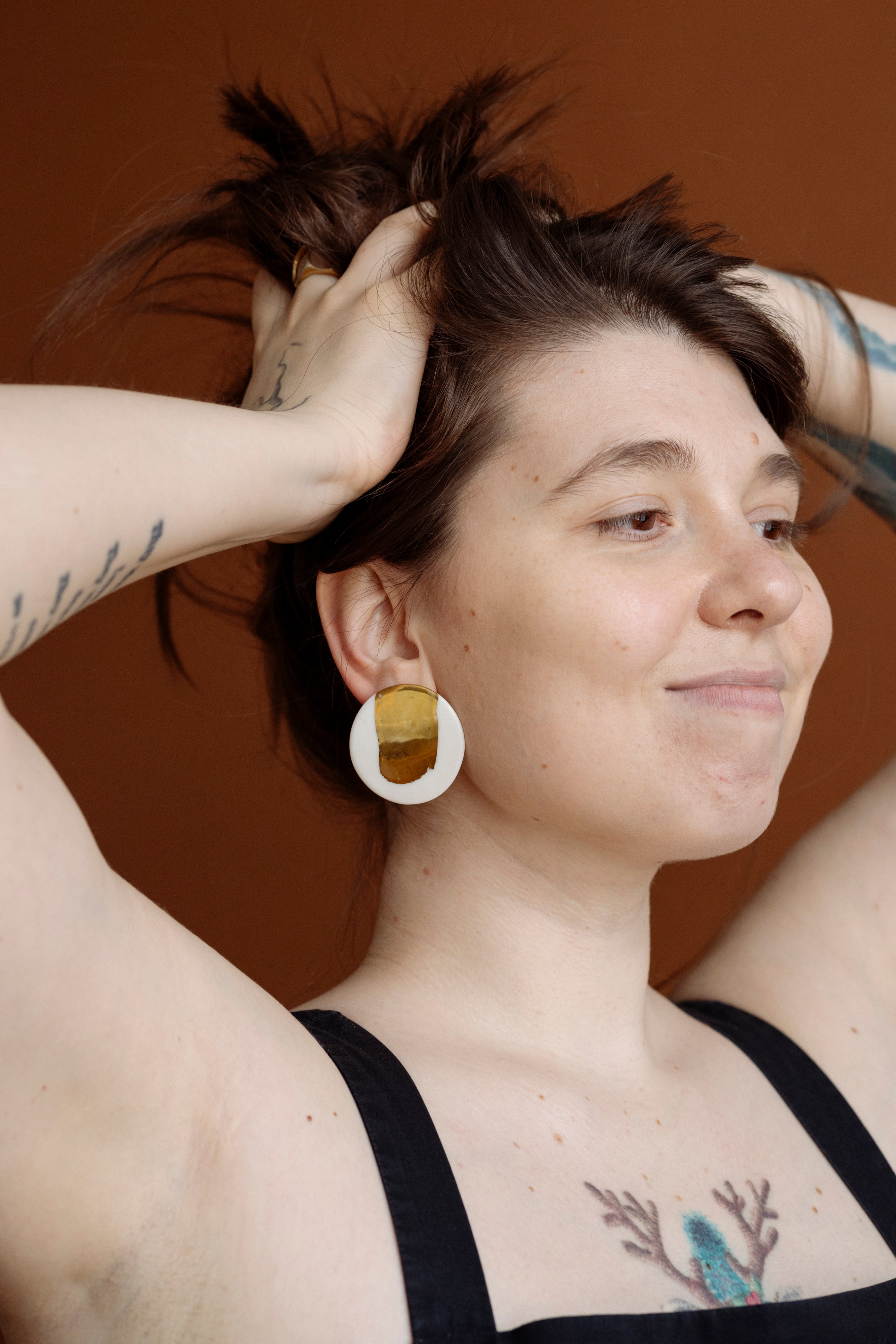 Round porcelain earrings