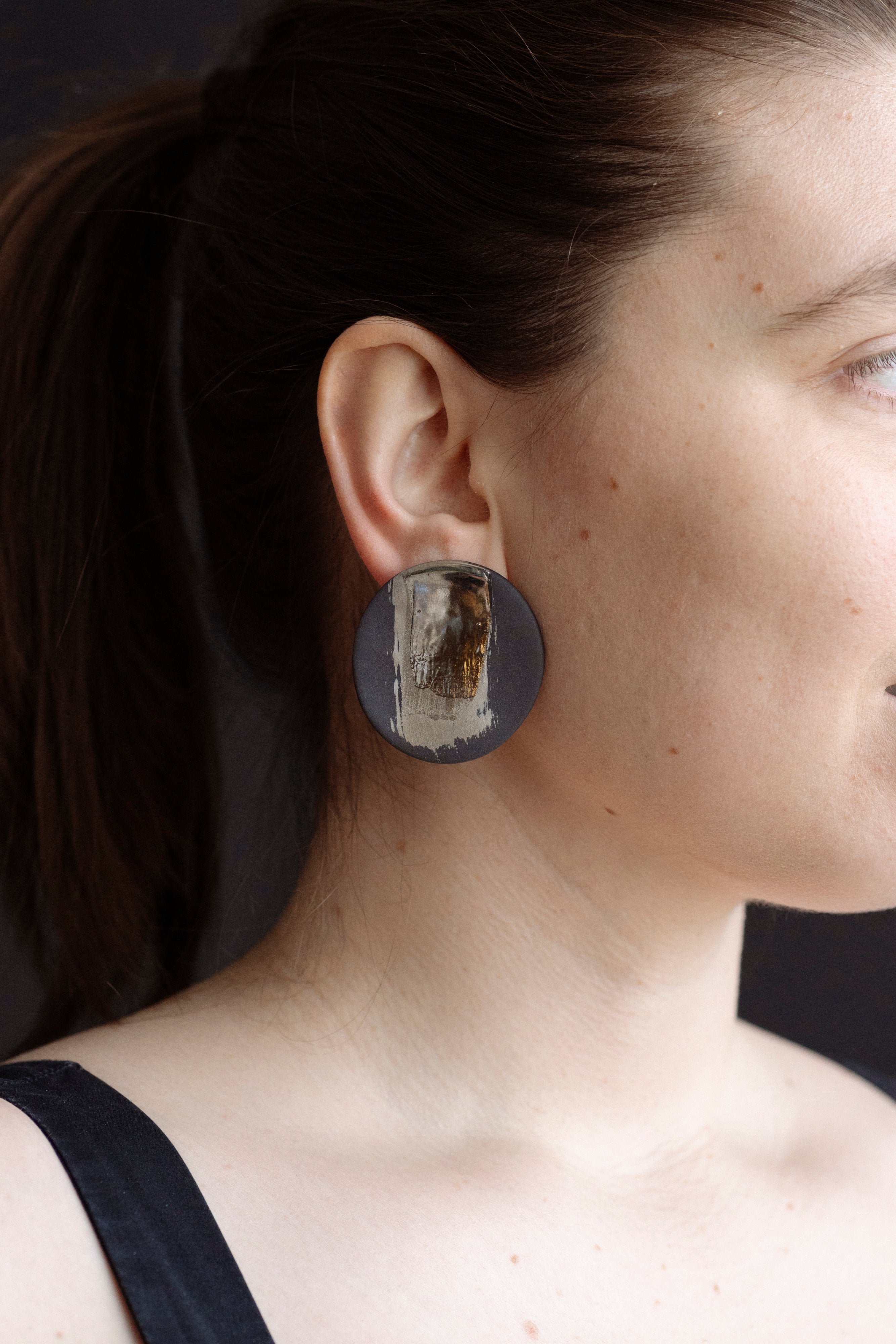 Round porcelain earrings