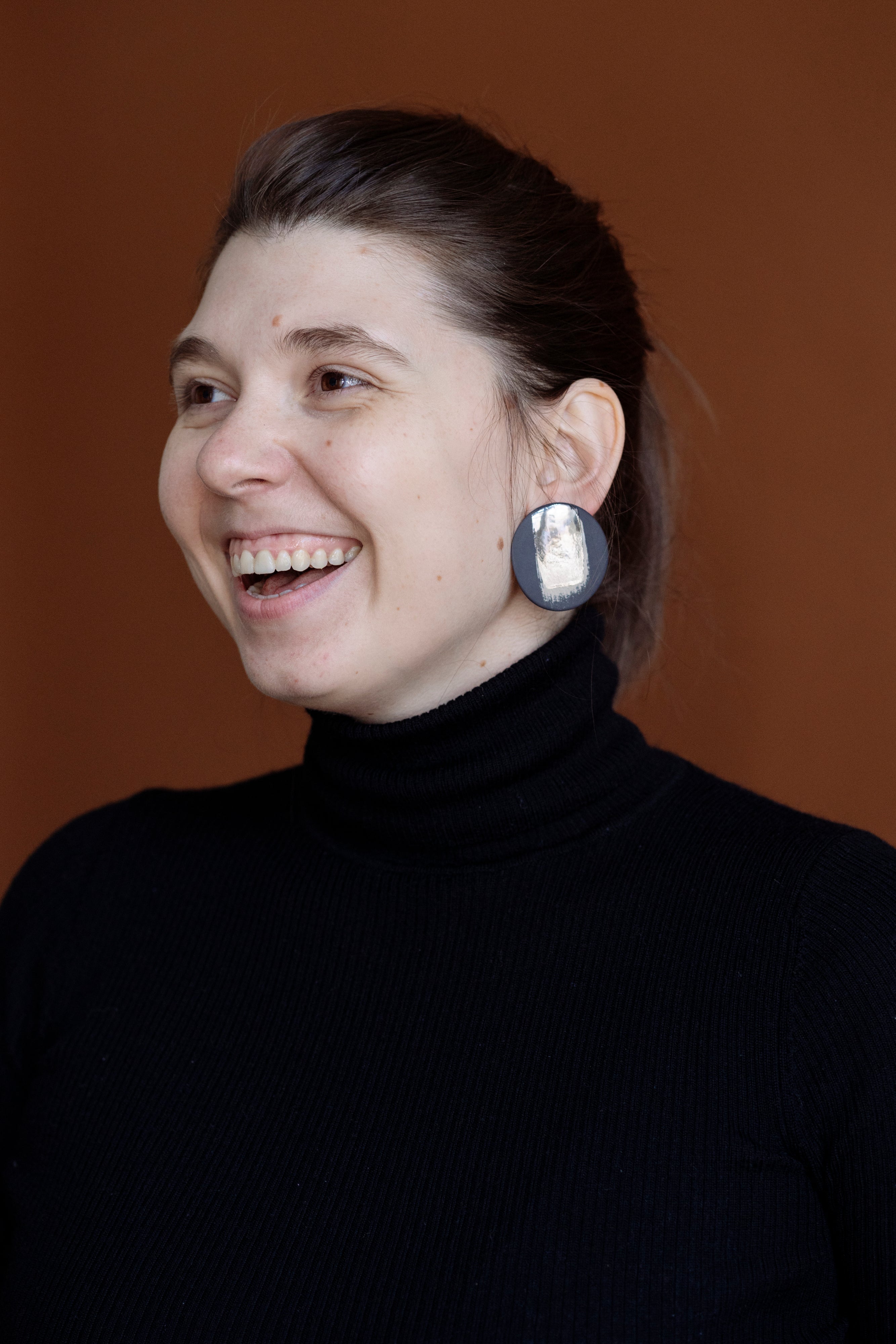 Round porcelain earrings