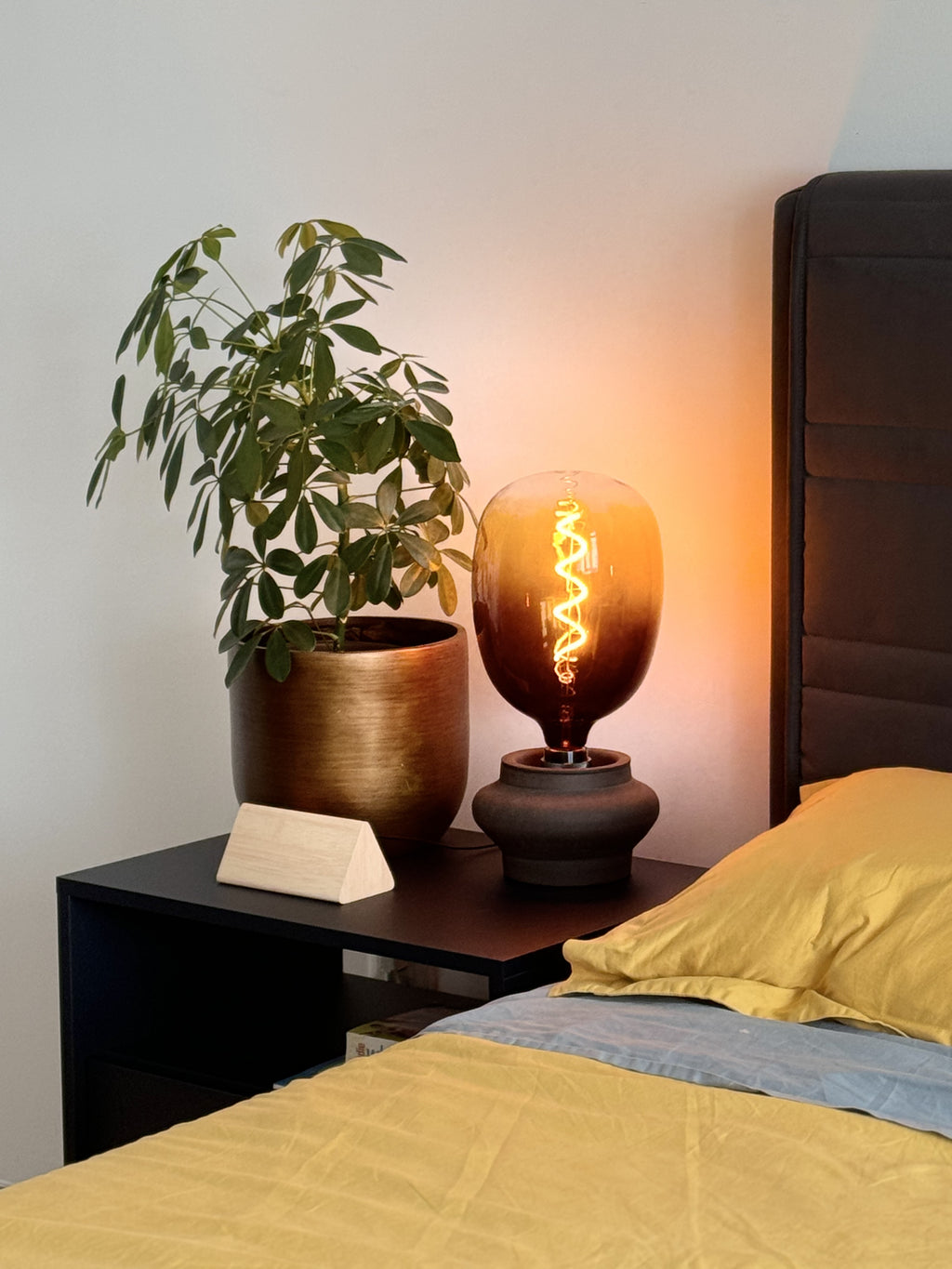 Black ceramic lamp