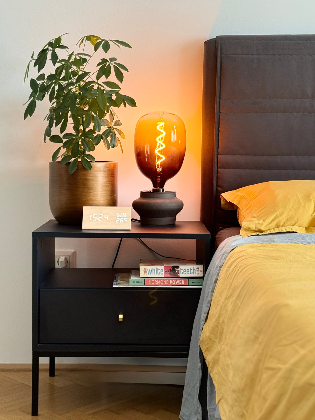 Black ceramic lamp